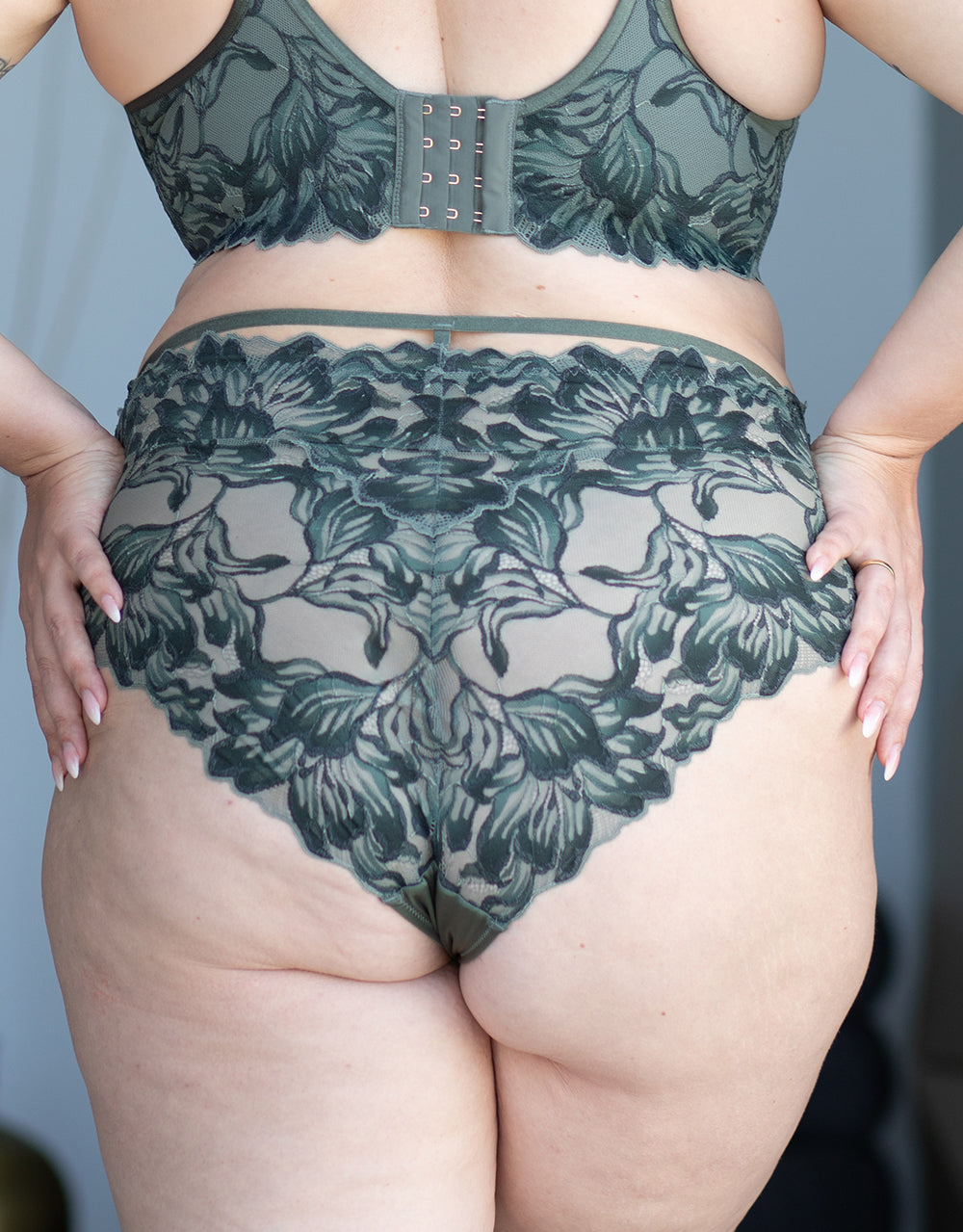 High-Panty "Cha-Cha-Cha" olive