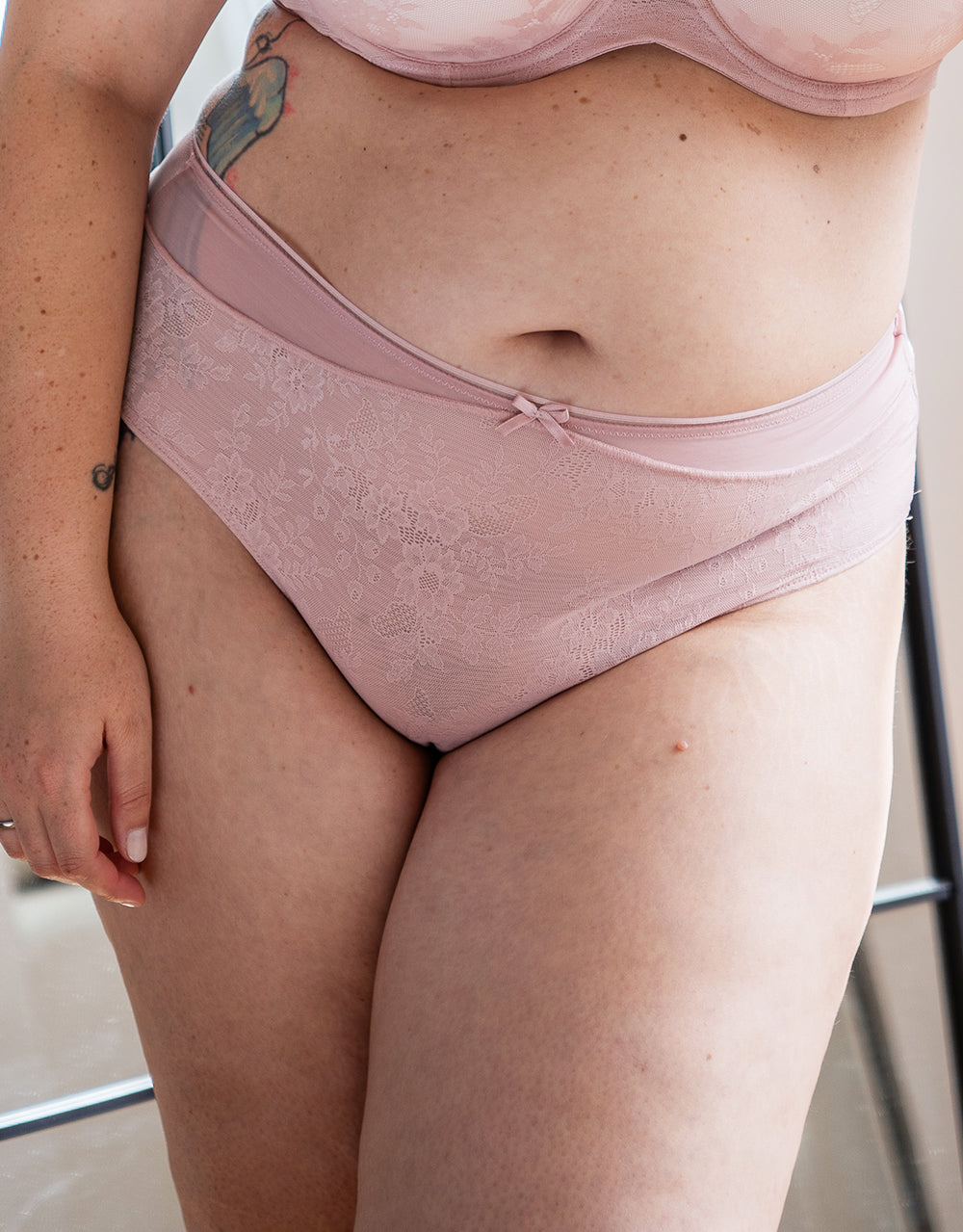 High-Panty "True Lace" rose