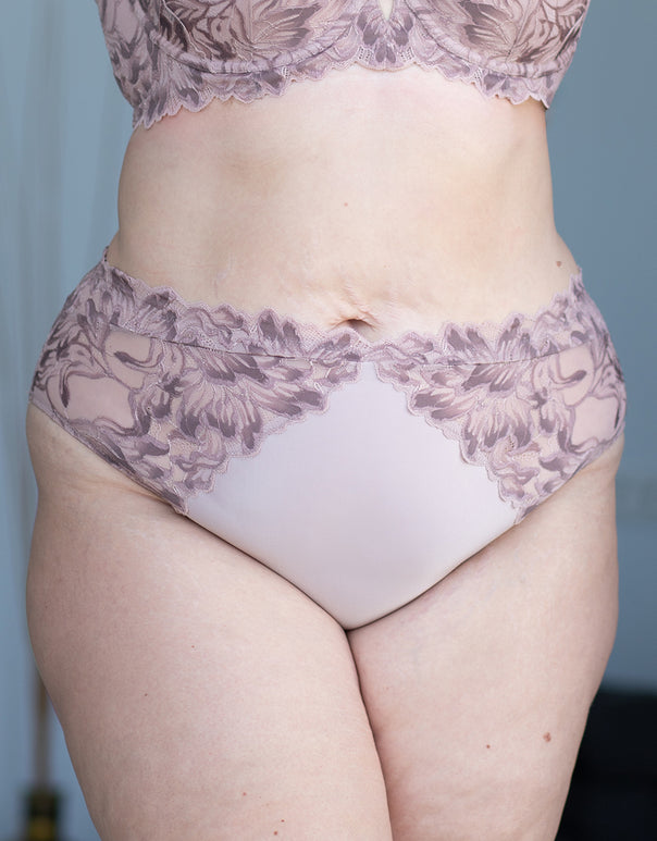 High-Panty "Cha-Cha-Cha" nougat