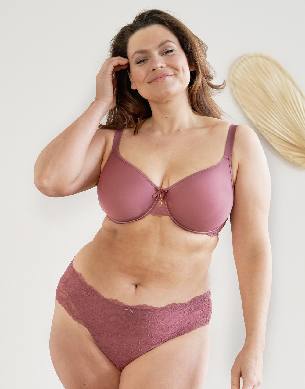 String "Lucy" rosebrown